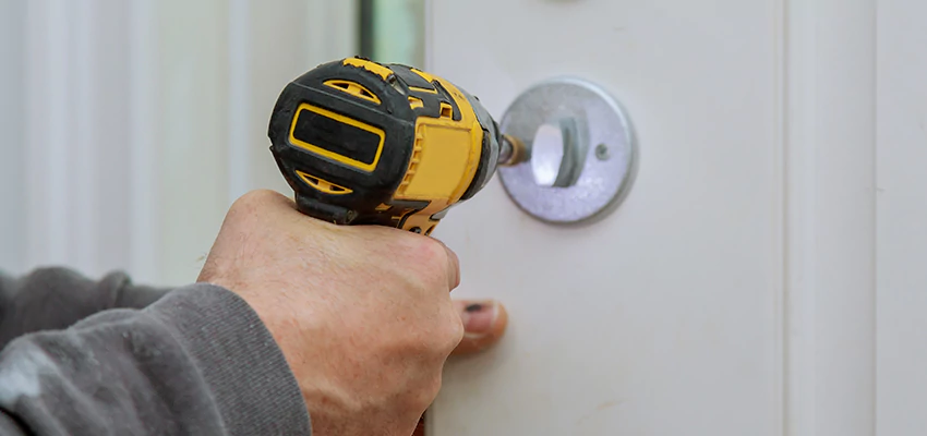 Street Locksmith For Smart Lock Repair in The Villages