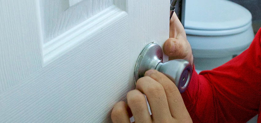 Vintage Door Knob Replacement in The Villages